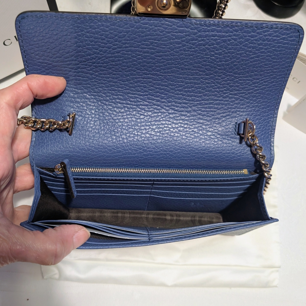 Gucci Interlocking G's Chain Wallet/ Crossbody Calfskin Blue Leather 🔥- NEW! - Picture 12 of 13